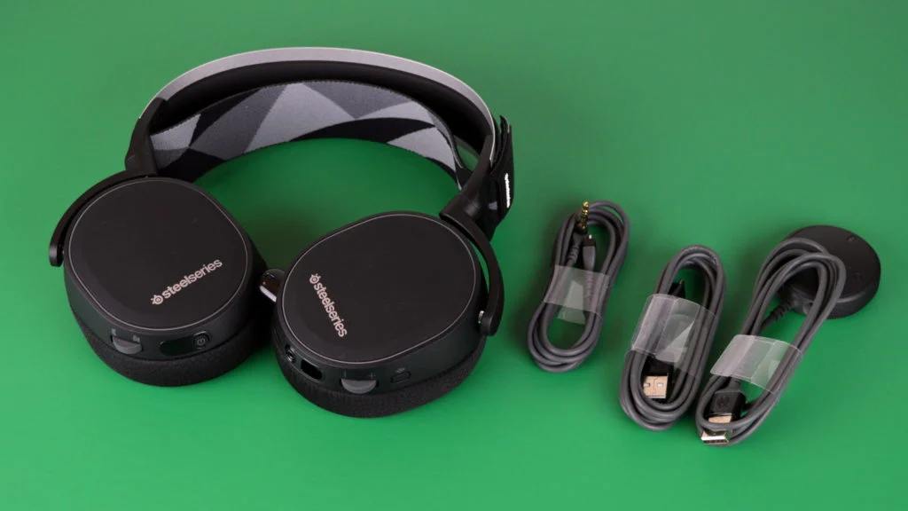 Arctis 7 Not Charging: Causes & How to Fix