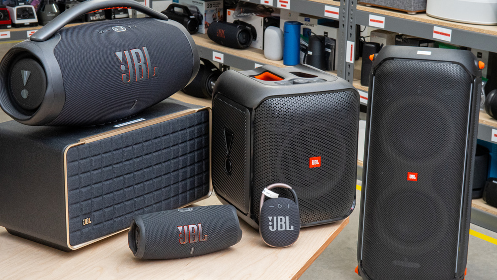JBL Speakers Keep Turning Off: How to Fix